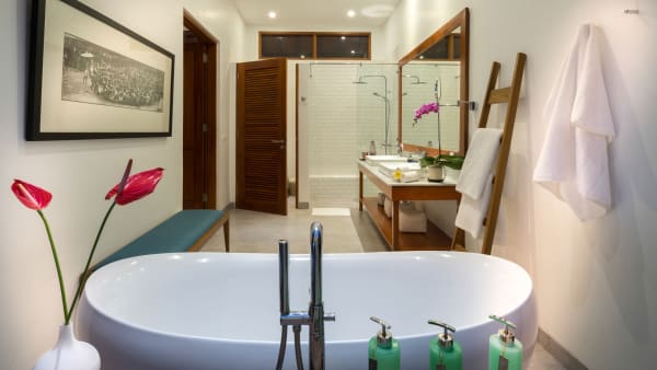 Sol y Mar - Relaxing bathroom with freestanding bathtub